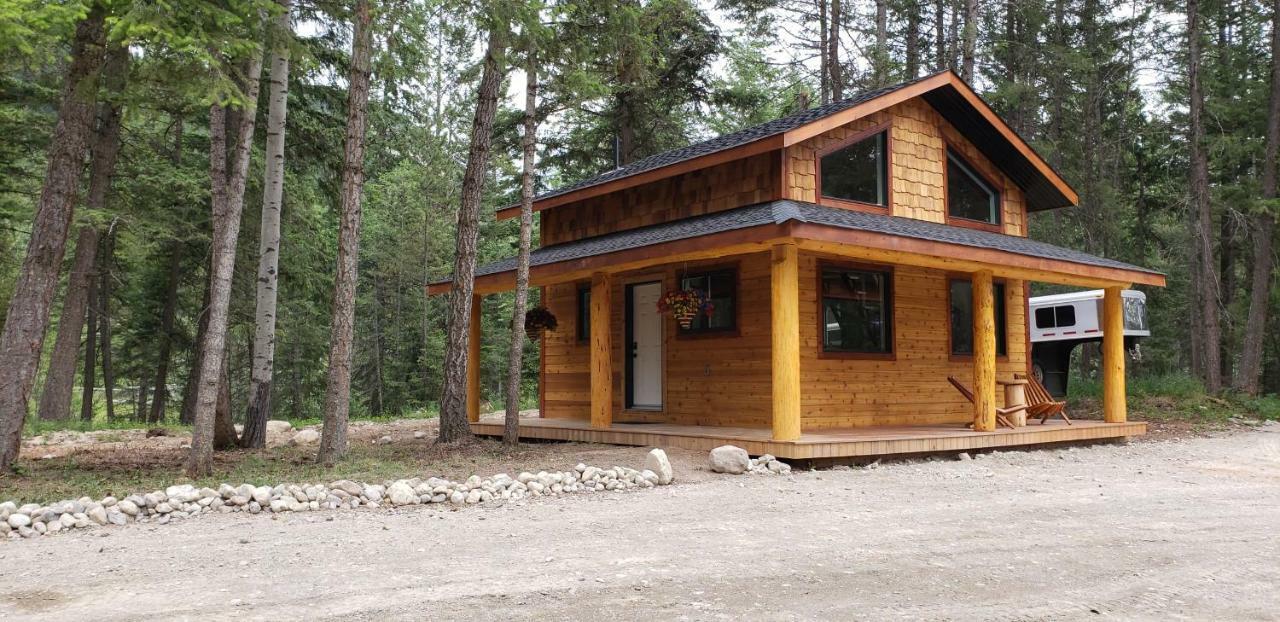 Kicking Horse Canyon Guest House Голден Екстер'єр фото