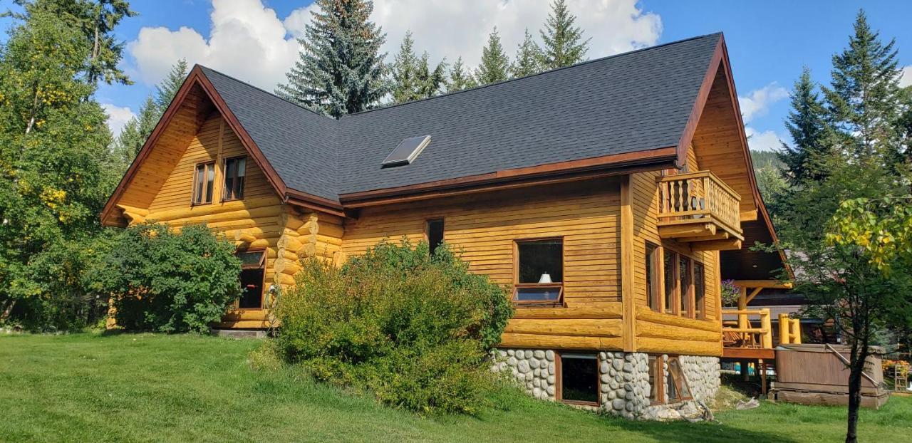 Kicking Horse Canyon Guest House Голден Екстер'єр фото